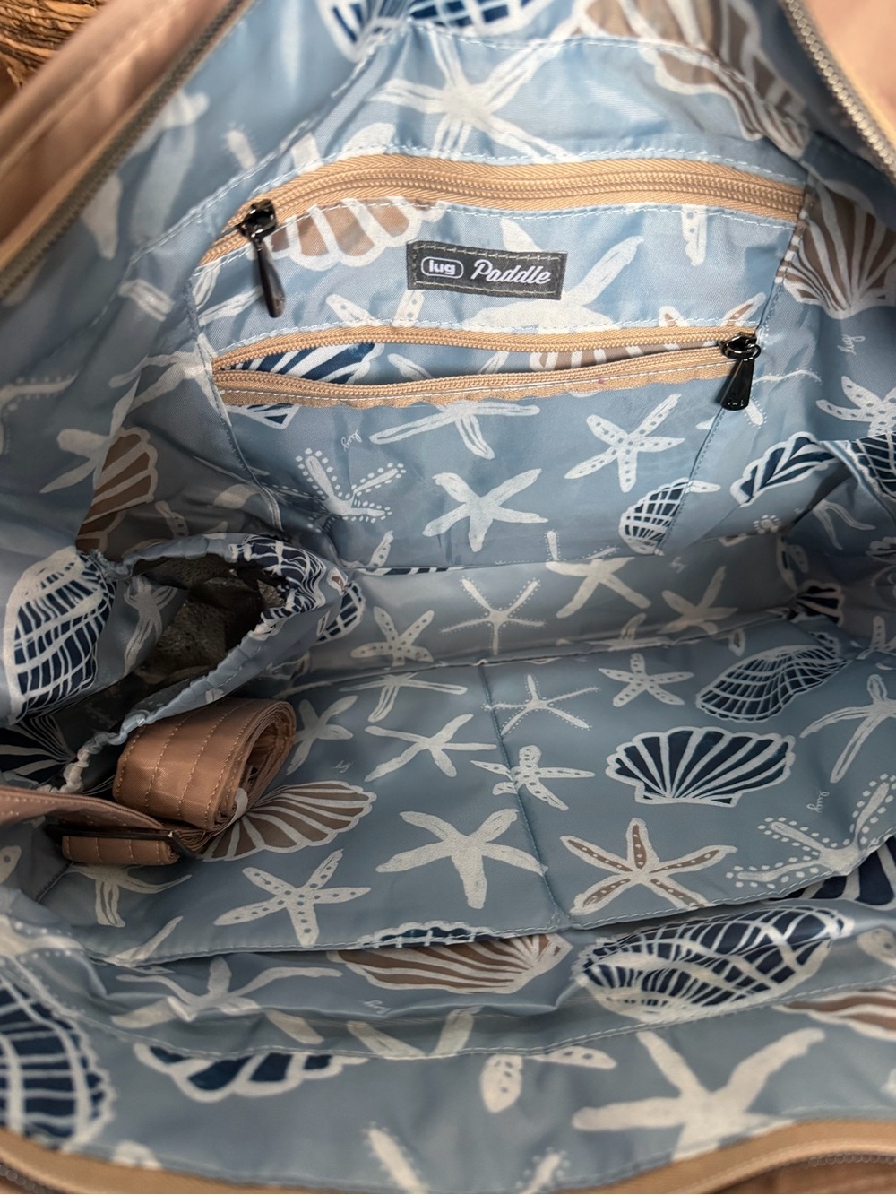 Lug Paddle Tote Bag in Sought After Sand Taupe with Seashore Interior - NWT - Picture 7 of 8